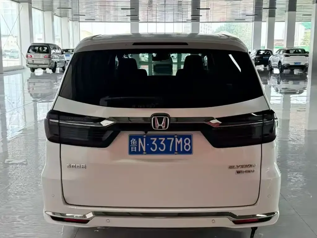 Honda Elysion 2023 из CN, фото 4