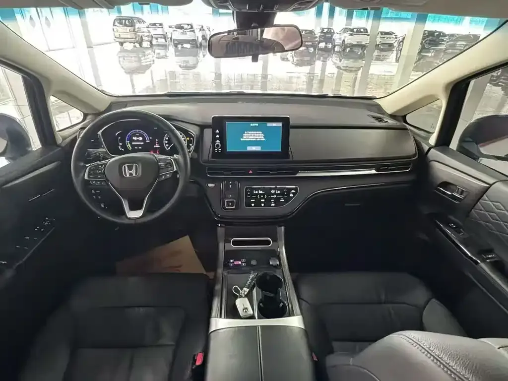 Honda Elysion 2023 из CN, фото 5