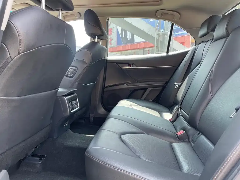 Toyota Camry 2023 из CN, фото 3