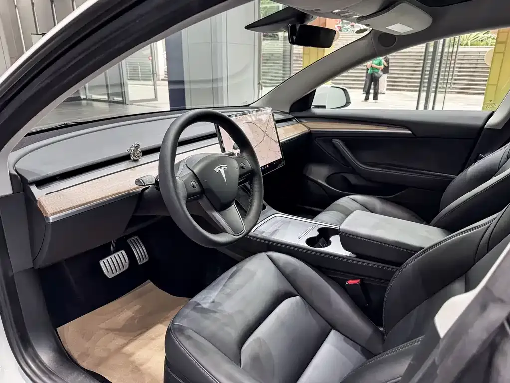 Tesla Model 3 — фото 6