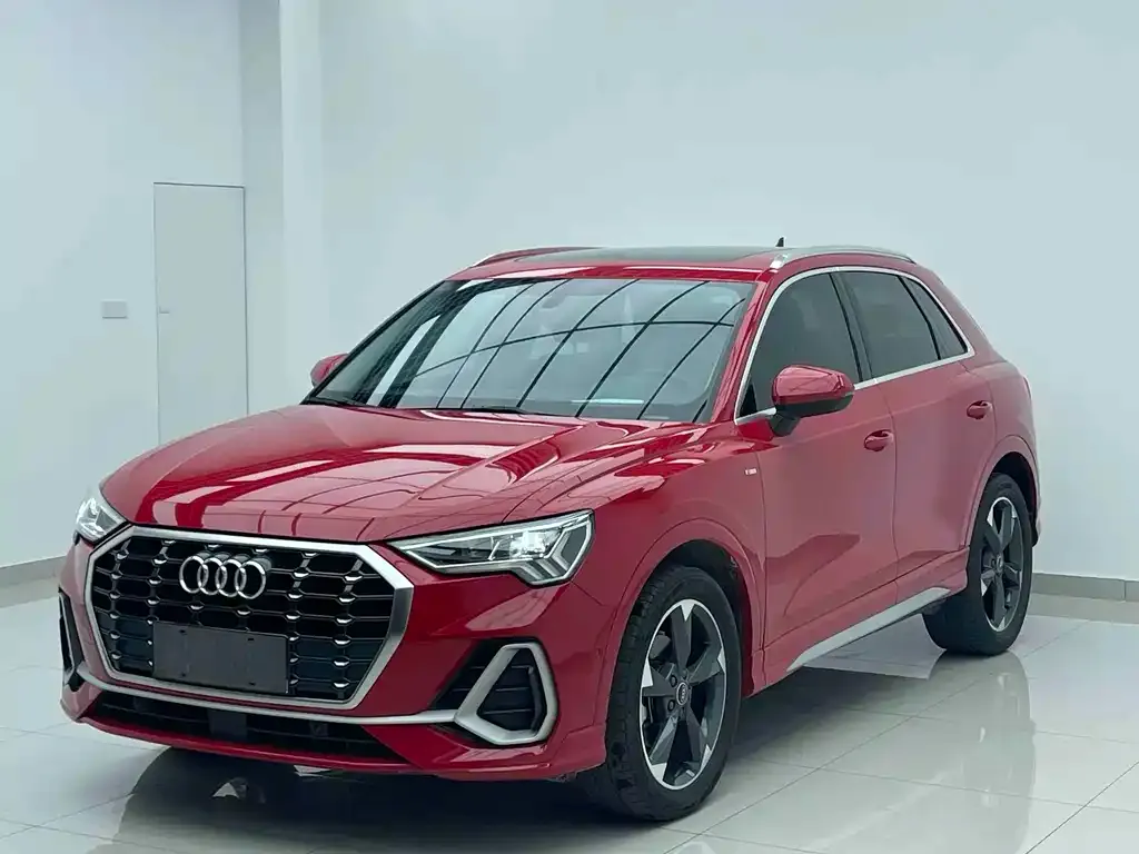 Audi Q3 — фото 1