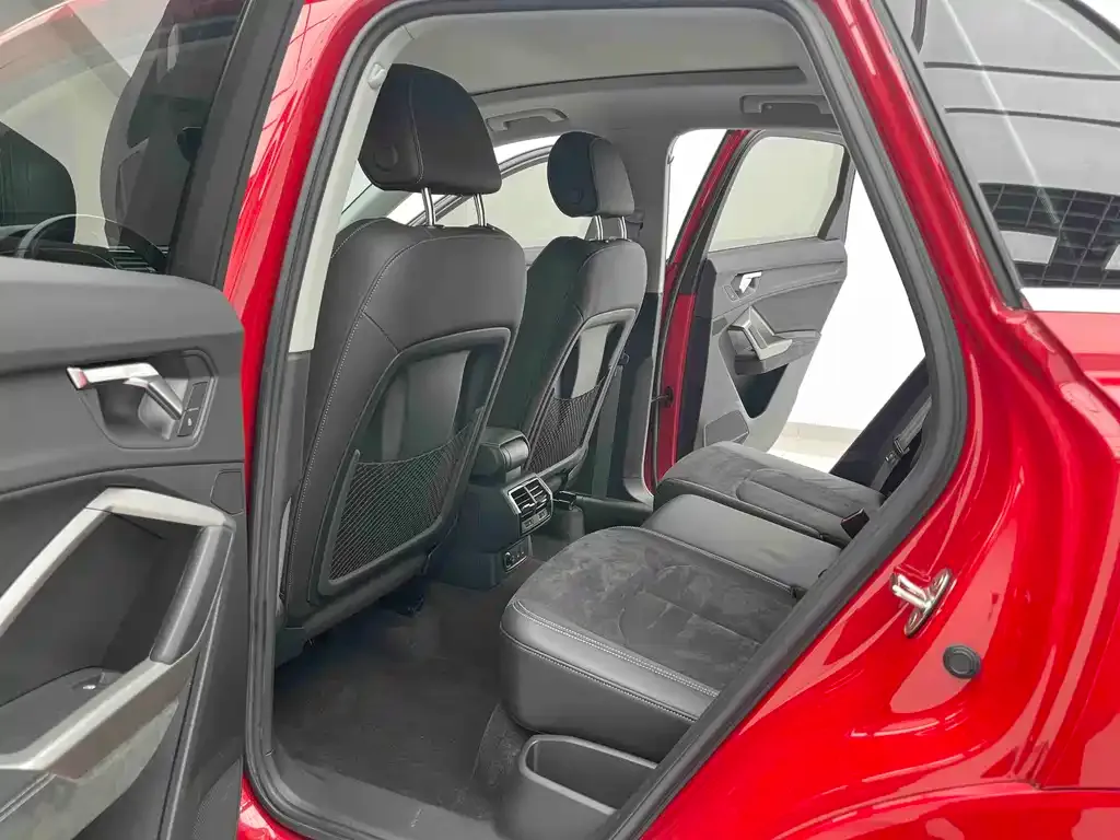 Audi Q3 — фото 10
