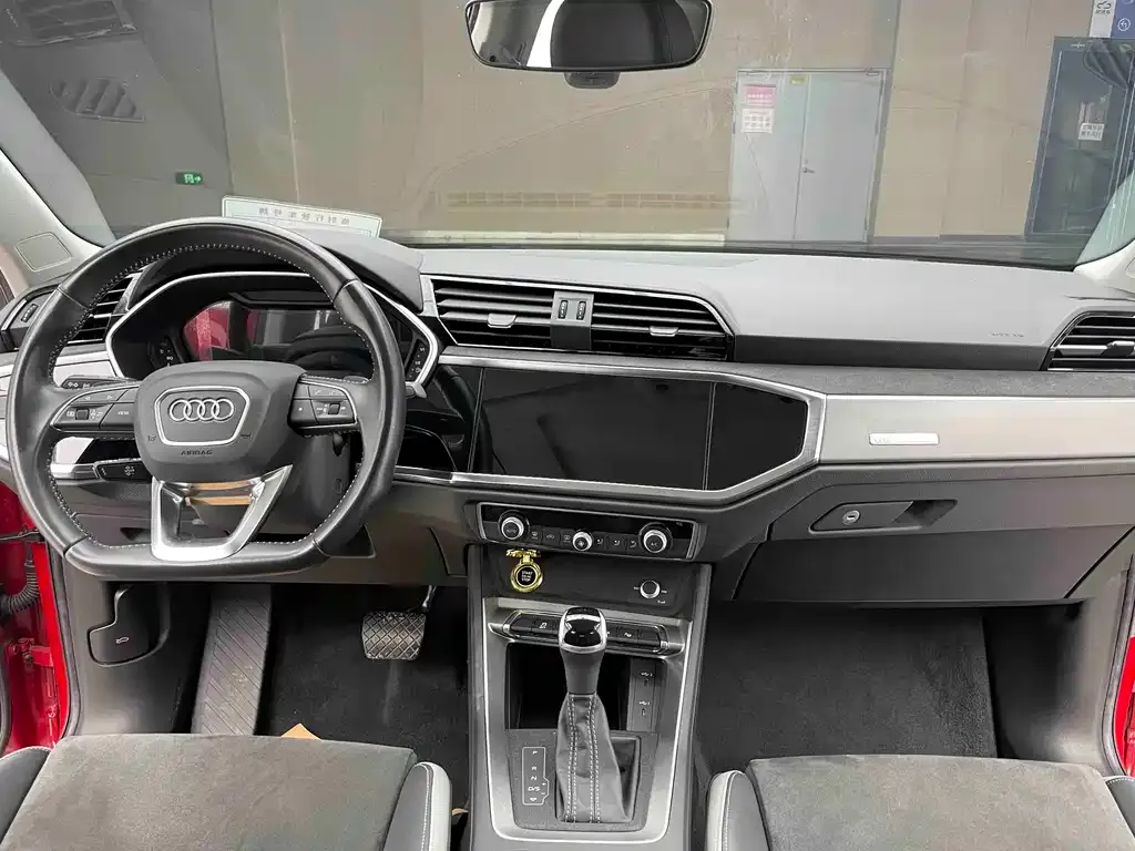 Audi Q3 — фото 5