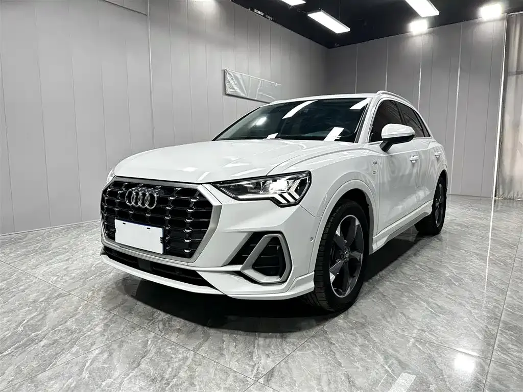 Audi Q3 — фото 1