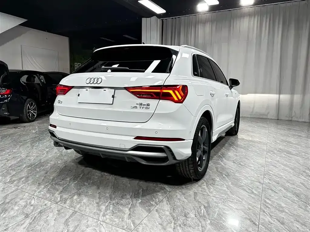 Audi Q3 — фото 8