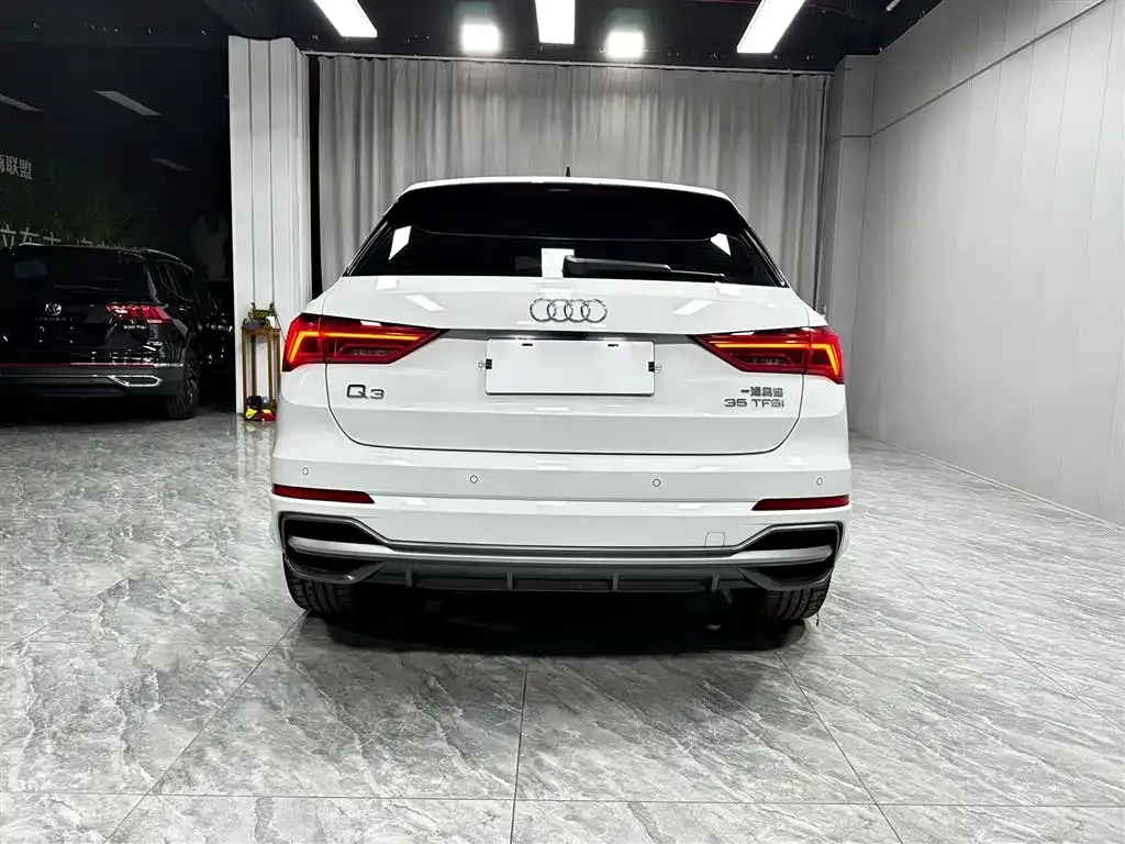 Audi Q3 — фото 9
