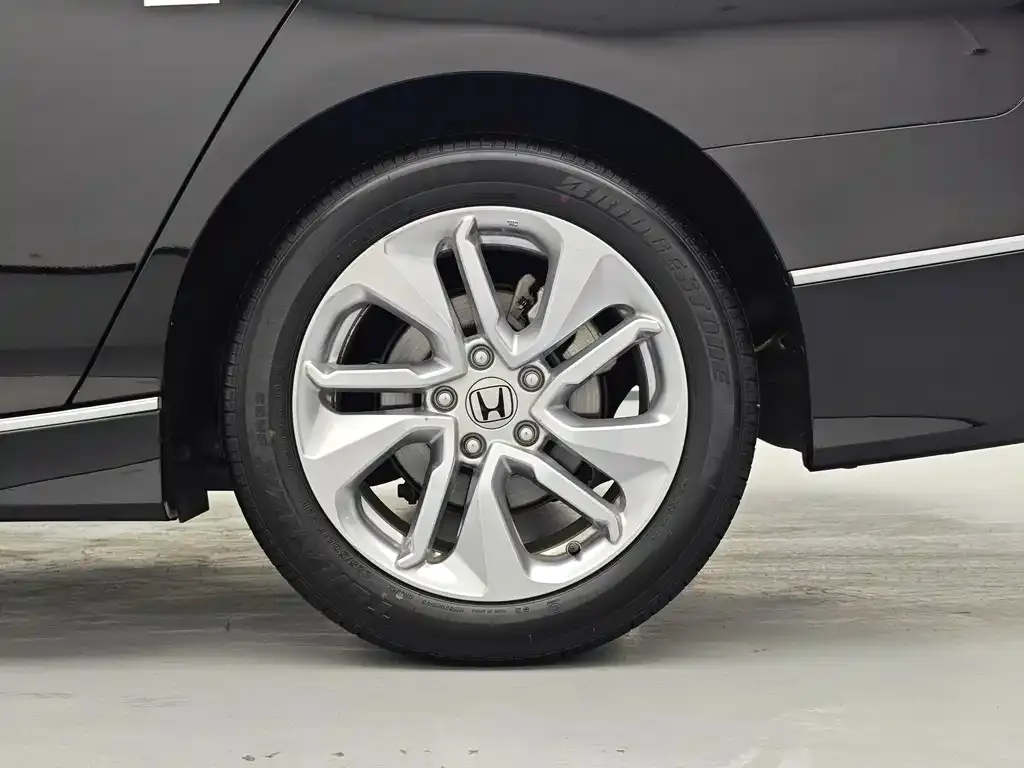 Honda Accord — фото 5