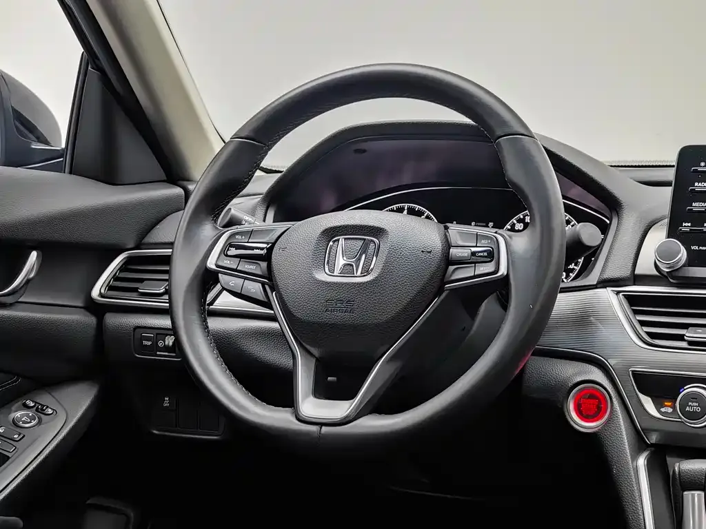 Honda Accord — фото 10