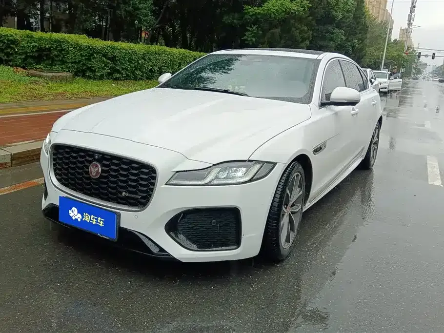 Jaguar XFL — фото 1