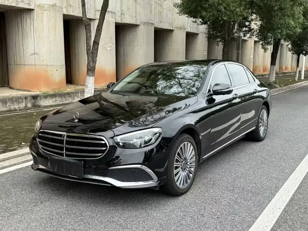 Mercedes-Benz E-Class — фото 10