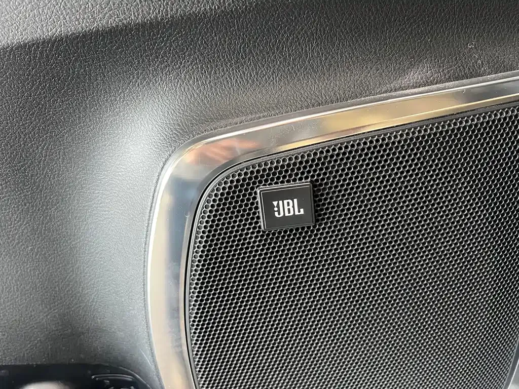 Toyota Alphard — фото 6
