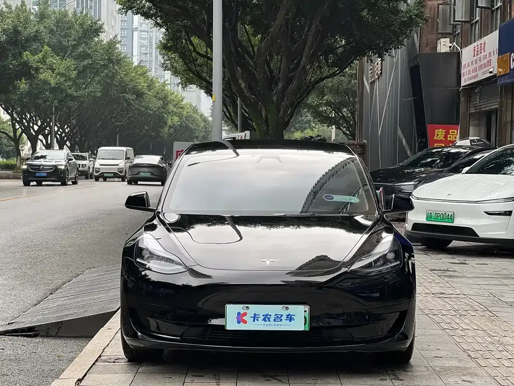 Tesla Model 3 — фото 10