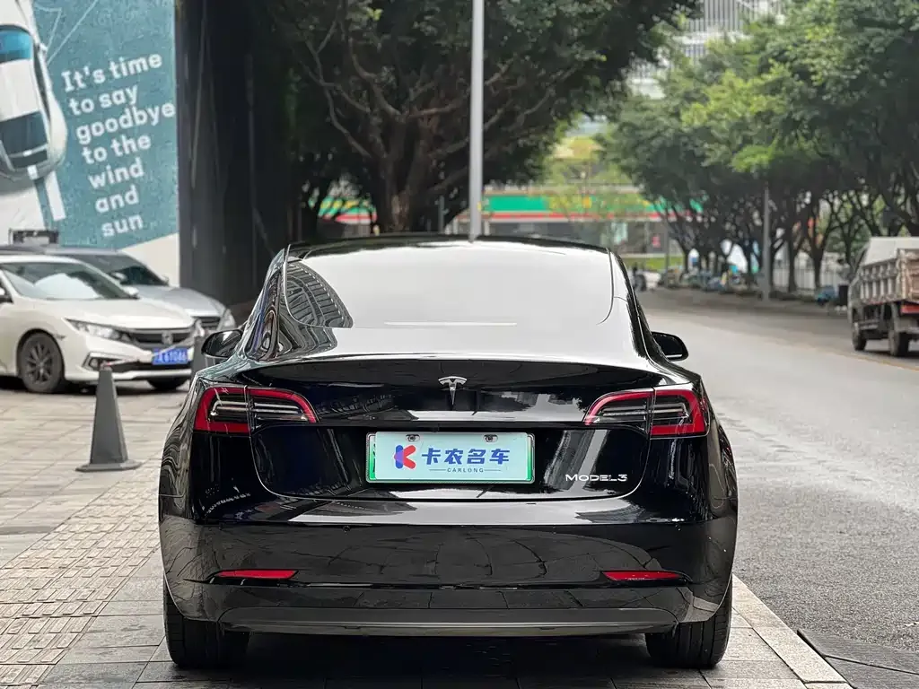 Tesla Model 3 — фото 3