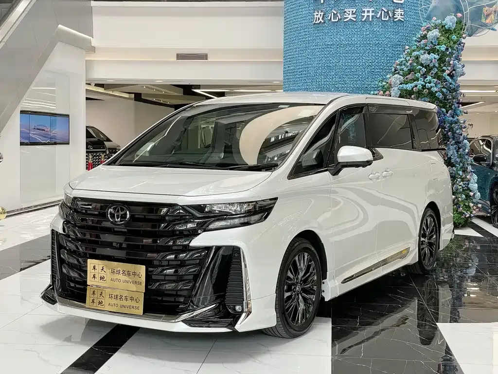Toyota Vellfire — фото 1