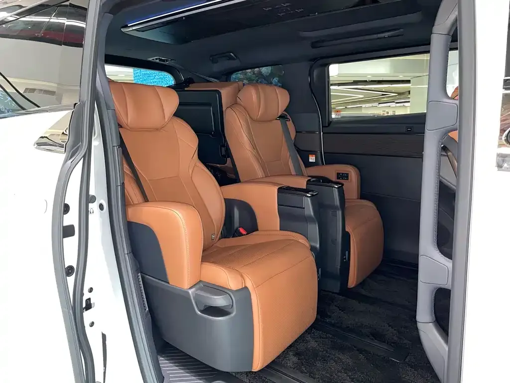 Toyota Vellfire — фото 7
