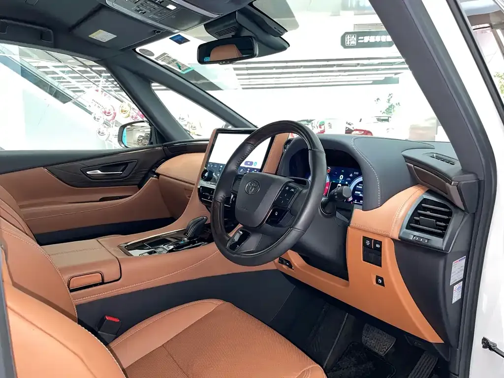 Toyota Vellfire — фото 8
