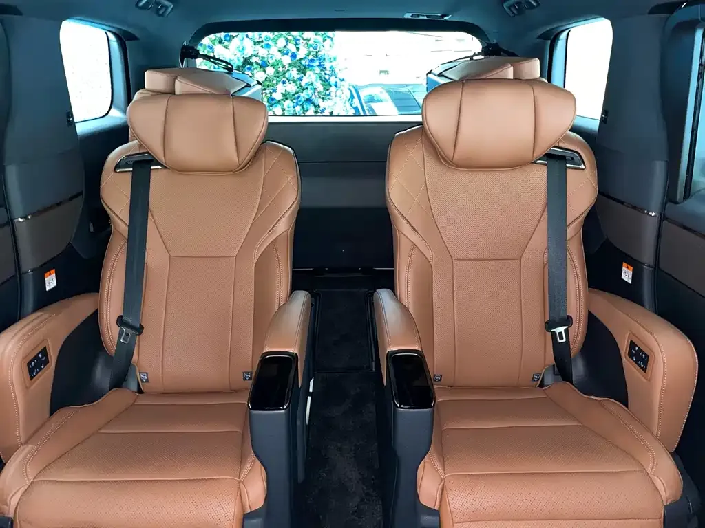Toyota Vellfire — фото 4