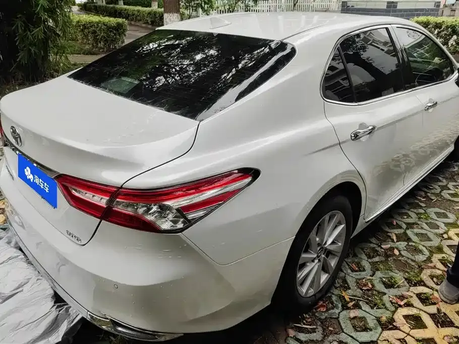 Toyota Camry — фото 8