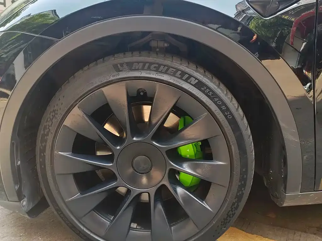 Tesla Model Y — фото 6