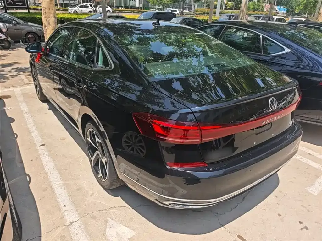 Volkswagen Passat — фото 3