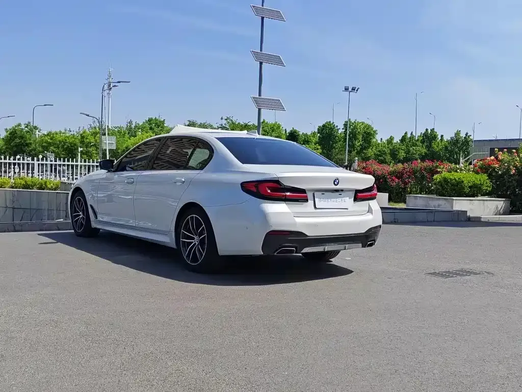 BMW 5 Series New Energy — фото 3