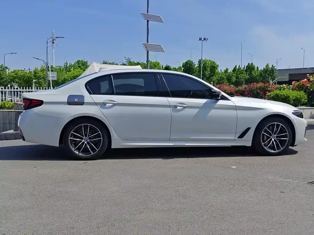 BMW 5 Series New Energy — фото 6