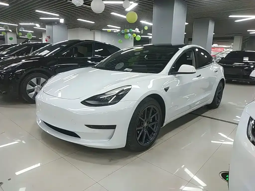 Tesla Model 3 — фото 8
