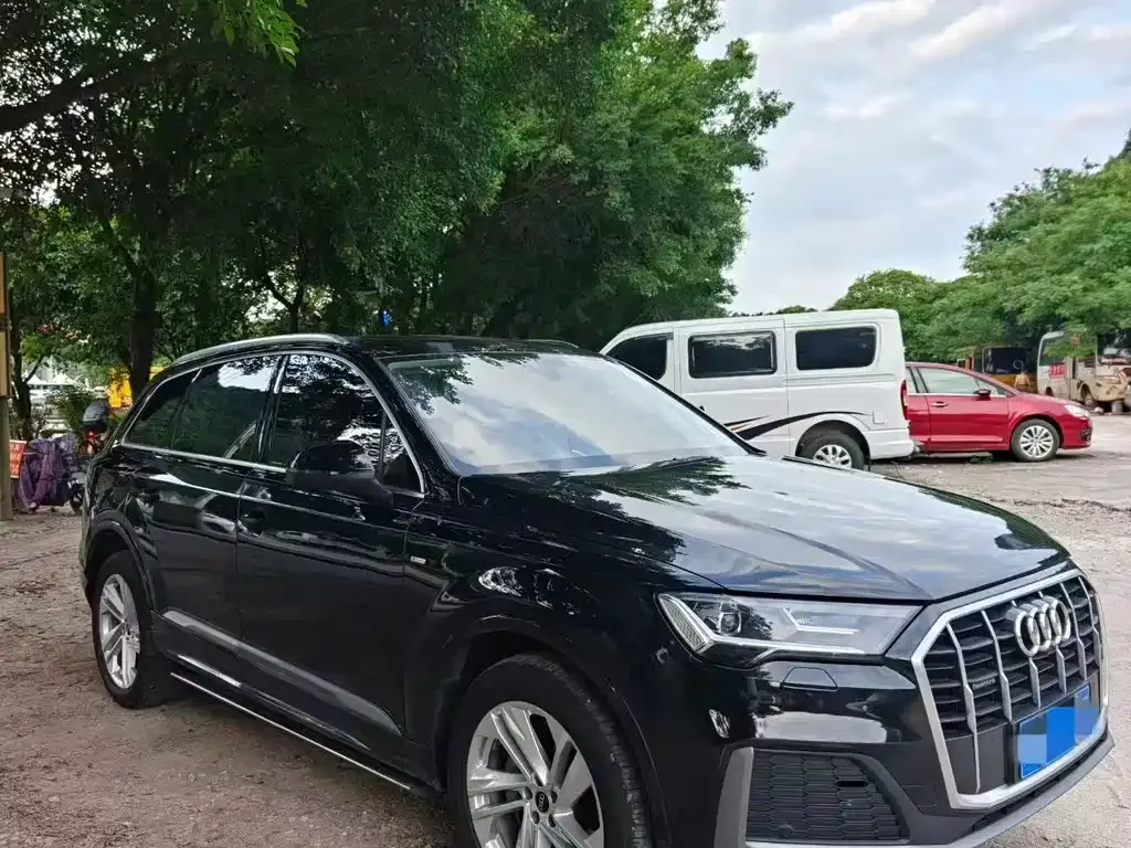 Audi Q7 2022 из CN, фото 2