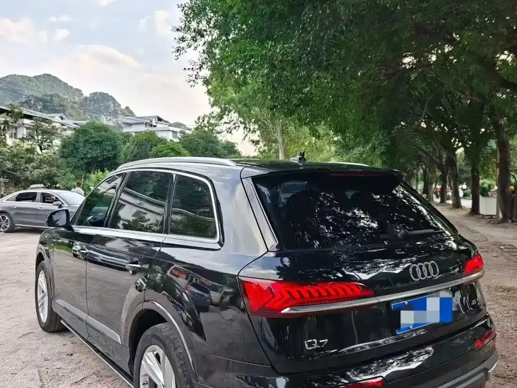 Audi Q7 2022 из CN, фото 6