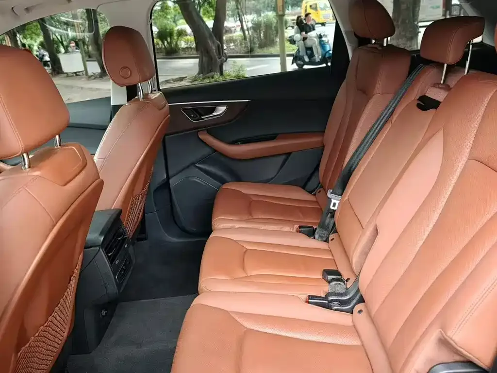 Audi Q7 2022 из CN, фото 8