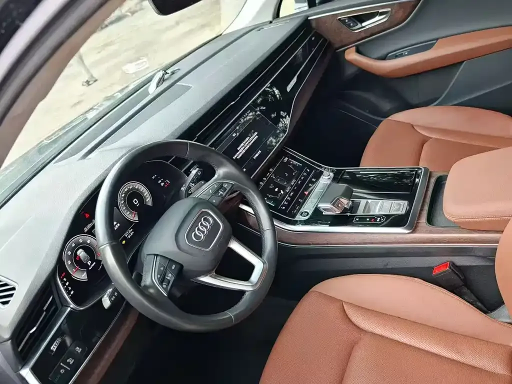 Audi Q7 2022 из CN, фото 7