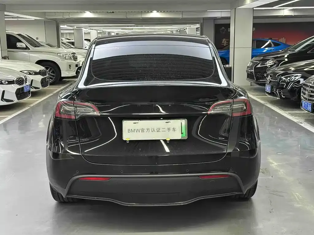 Tesla Model Y — фото 8