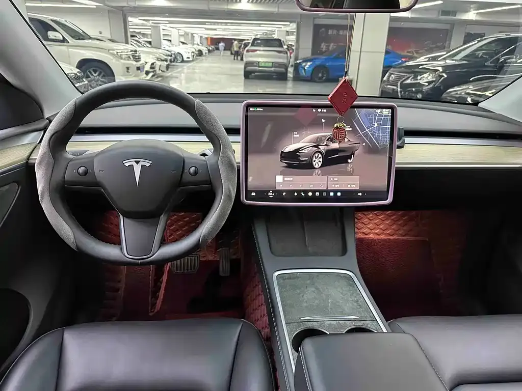 Tesla Model Y — фото 4