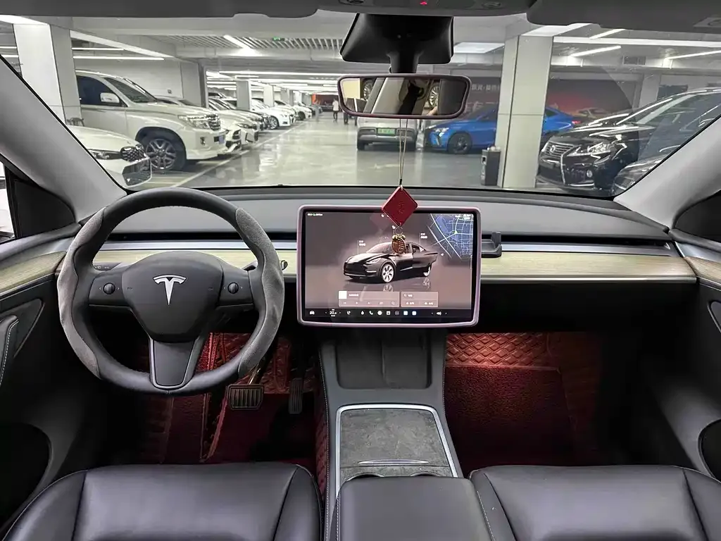 Tesla Model Y — фото 6