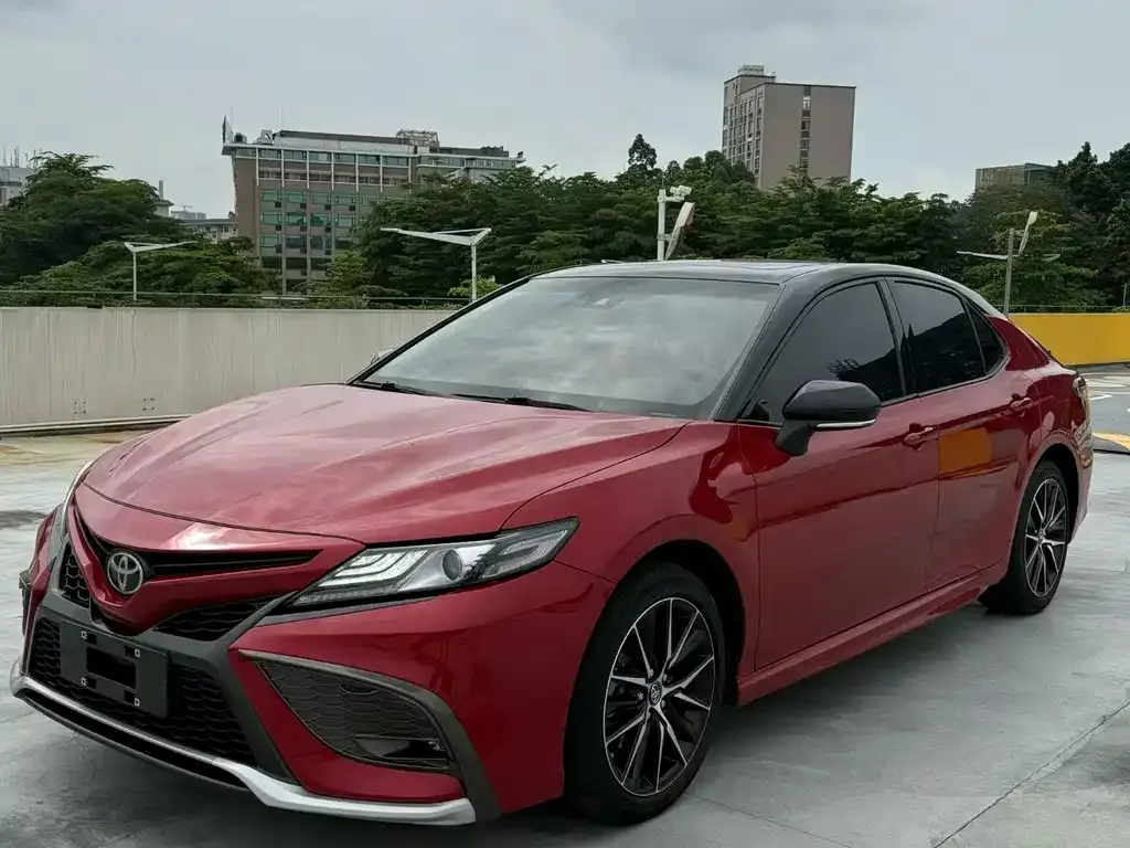 Toyota Camry — фото 5