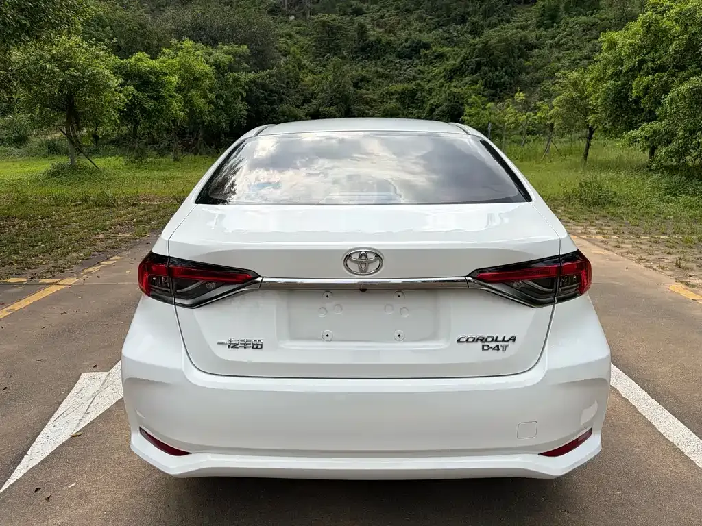 Toyota Corolla 2023 из CN, фото 2