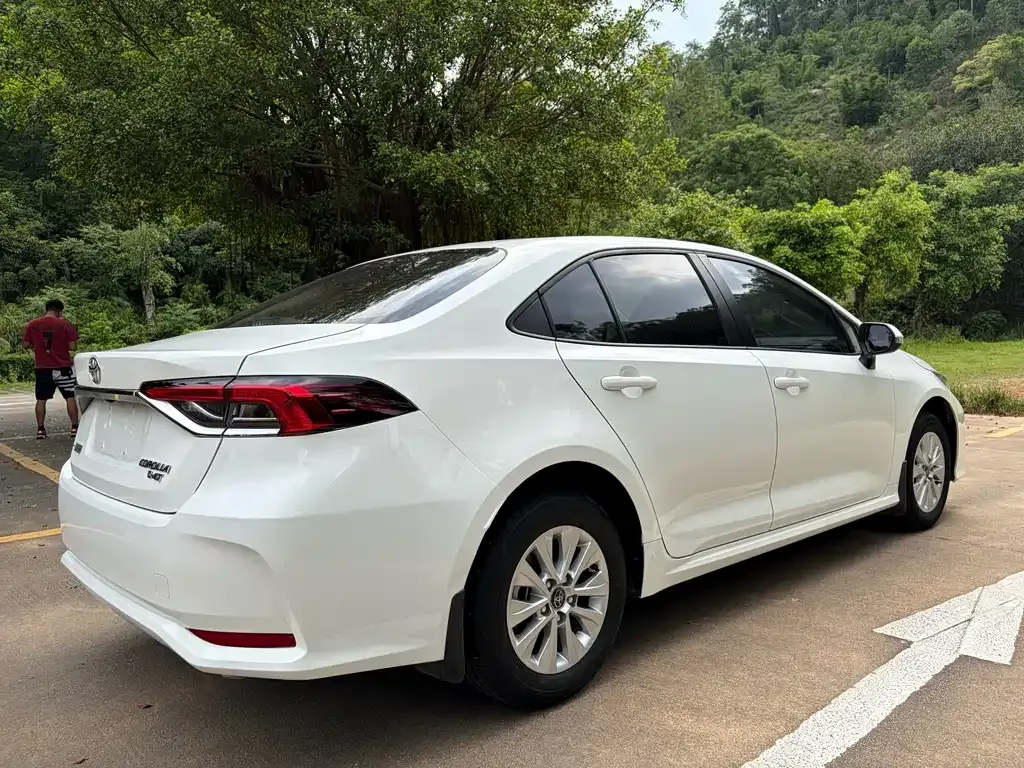 Toyota Corolla 2023 из CN, фото 9