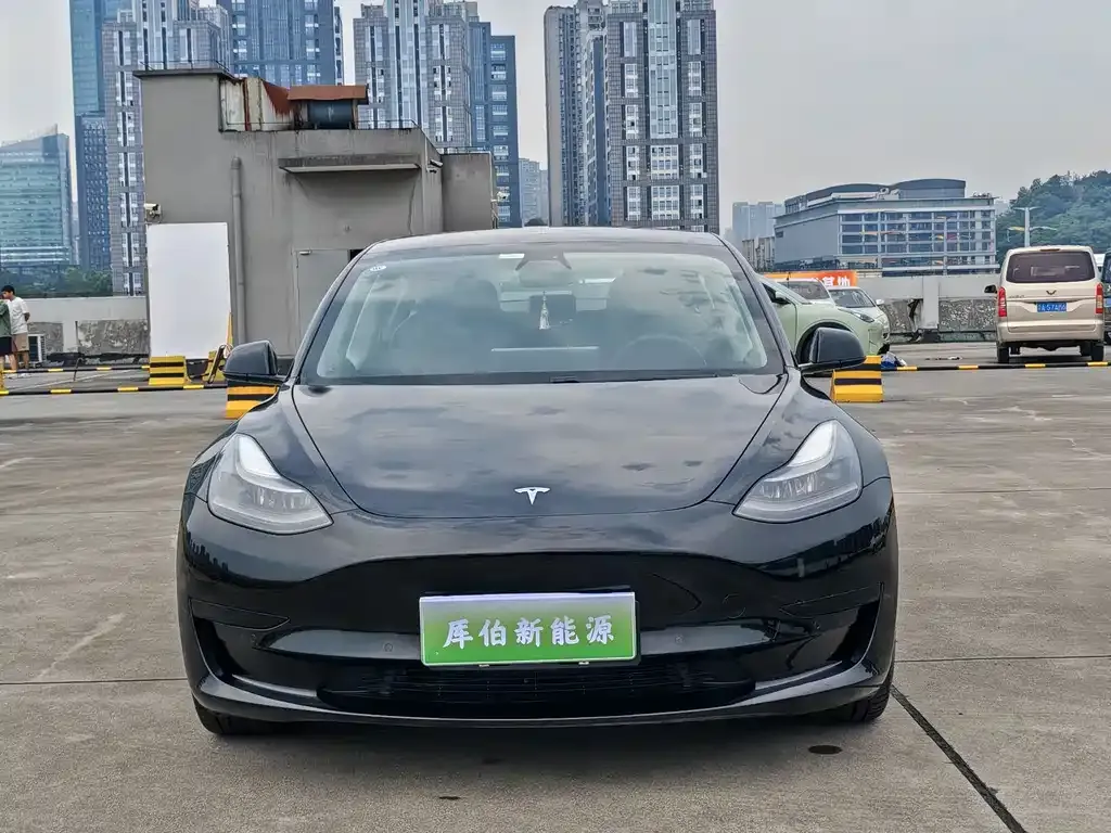Tesla Model 3 — фото 10