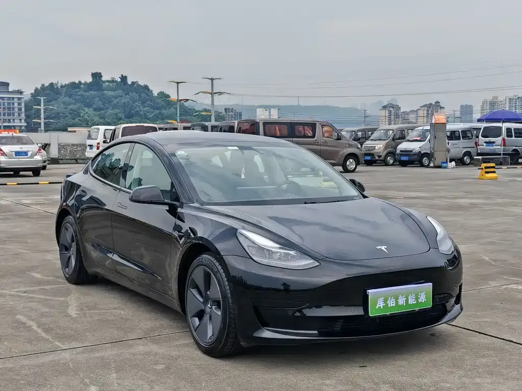 Tesla Model 3 — фото 9