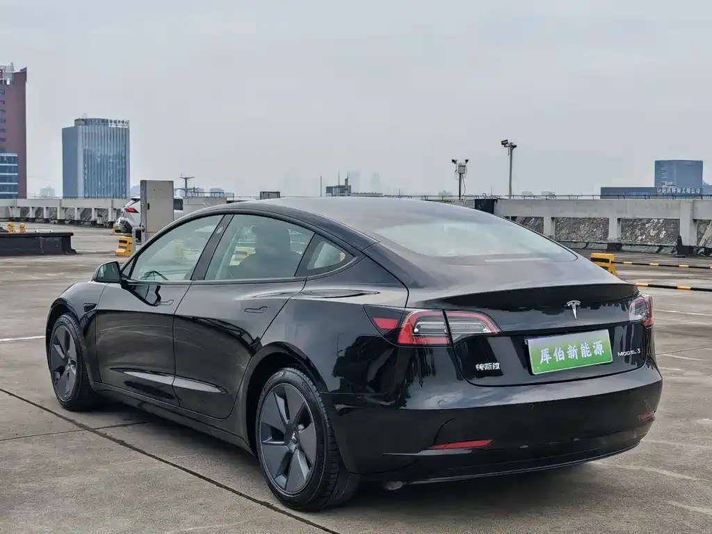 Tesla Model 3 — фото 8