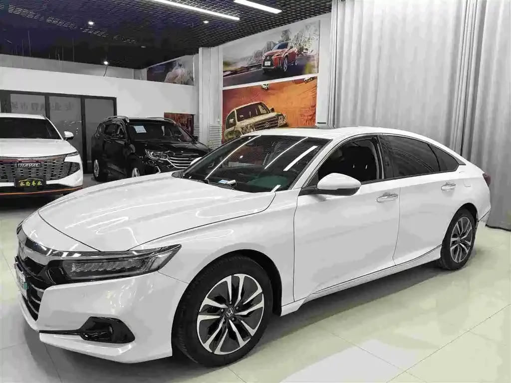 Honda Accord — фото 1
