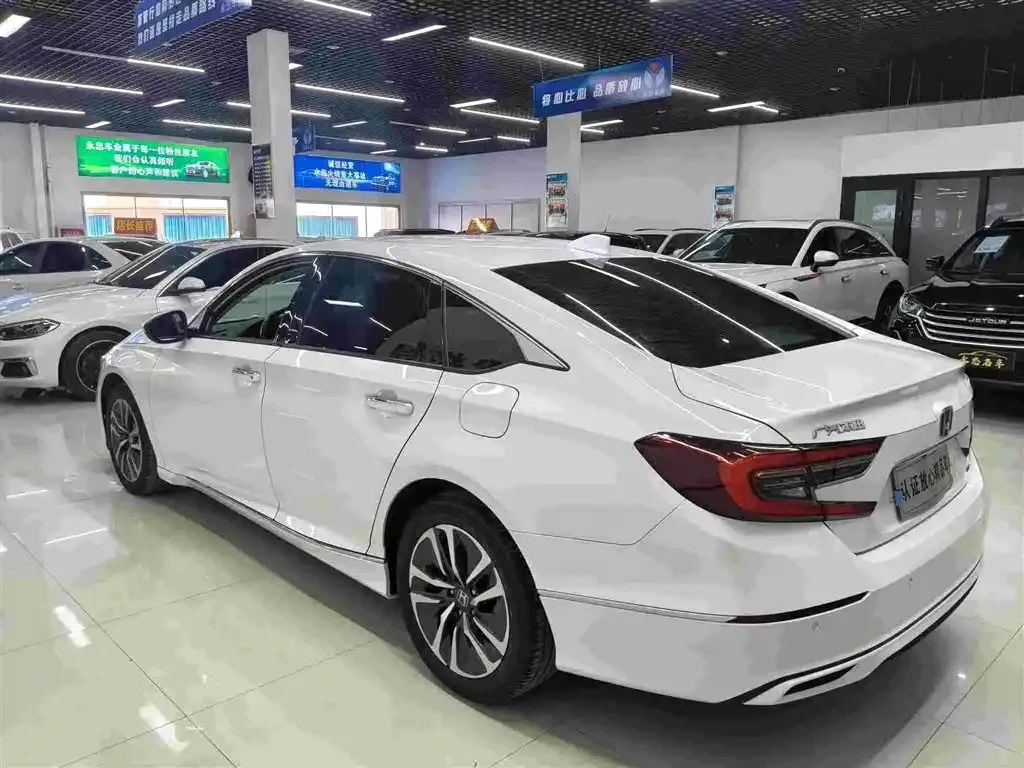 Honda Accord — фото 8