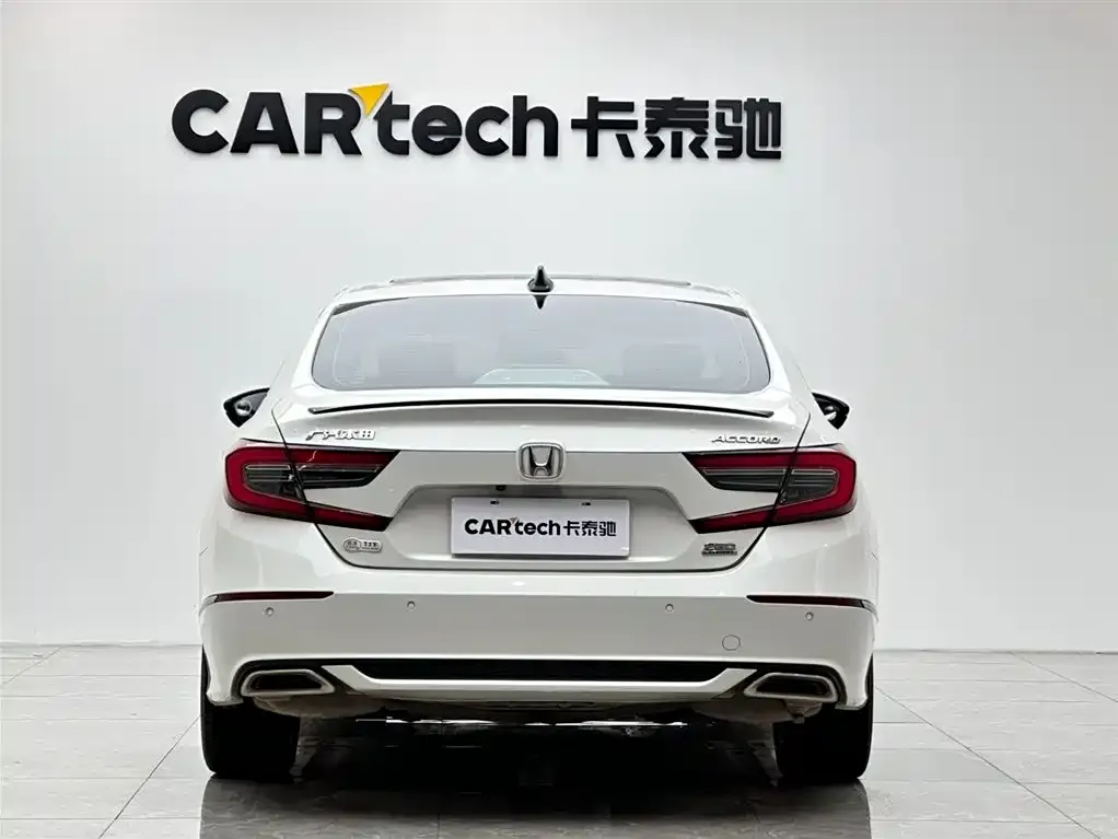 Honda Accord — фото 9