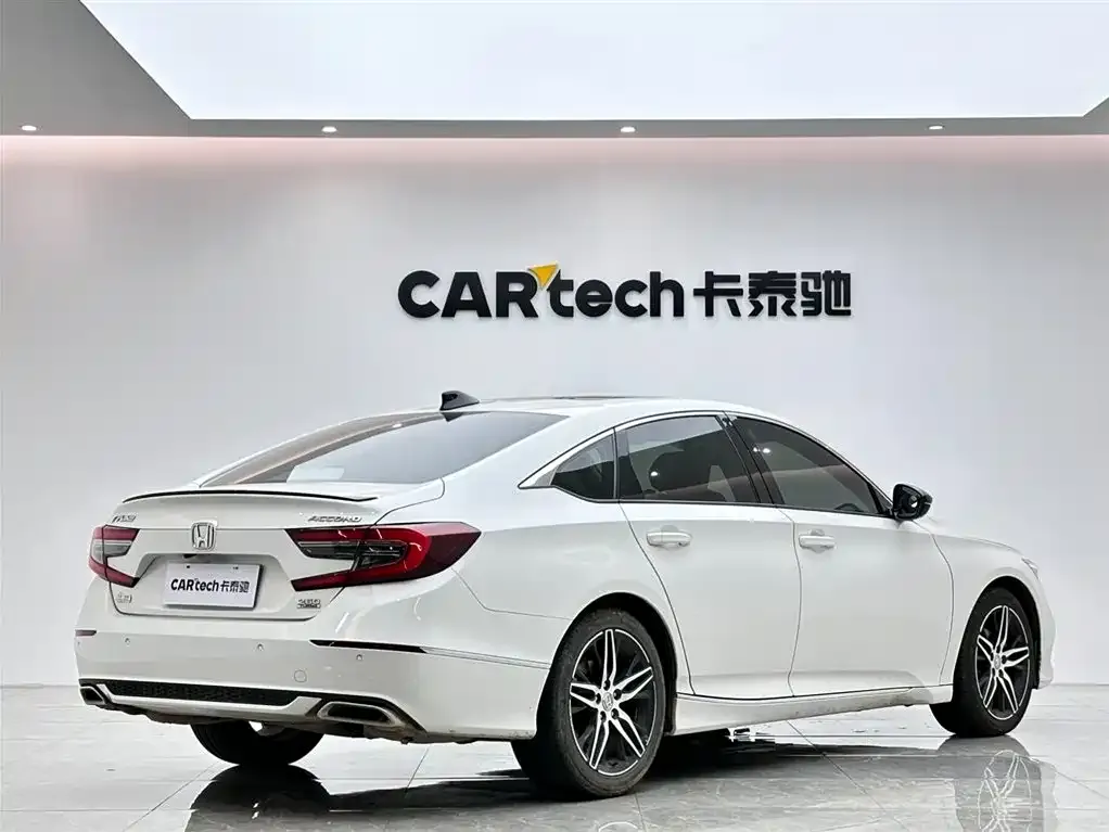 Honda Accord — фото 5