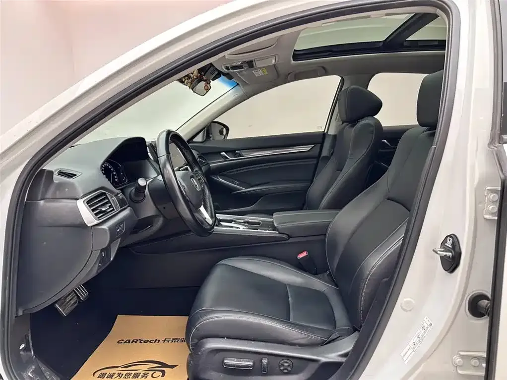 Honda Accord — фото 10