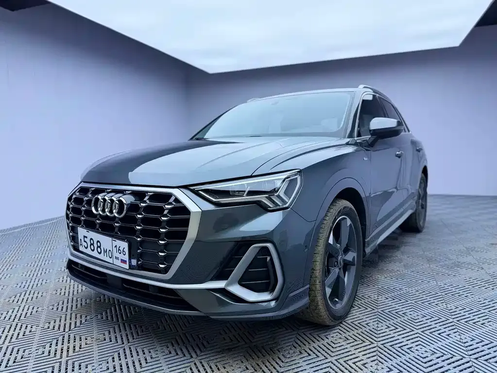 Audi Q3 — фото 1