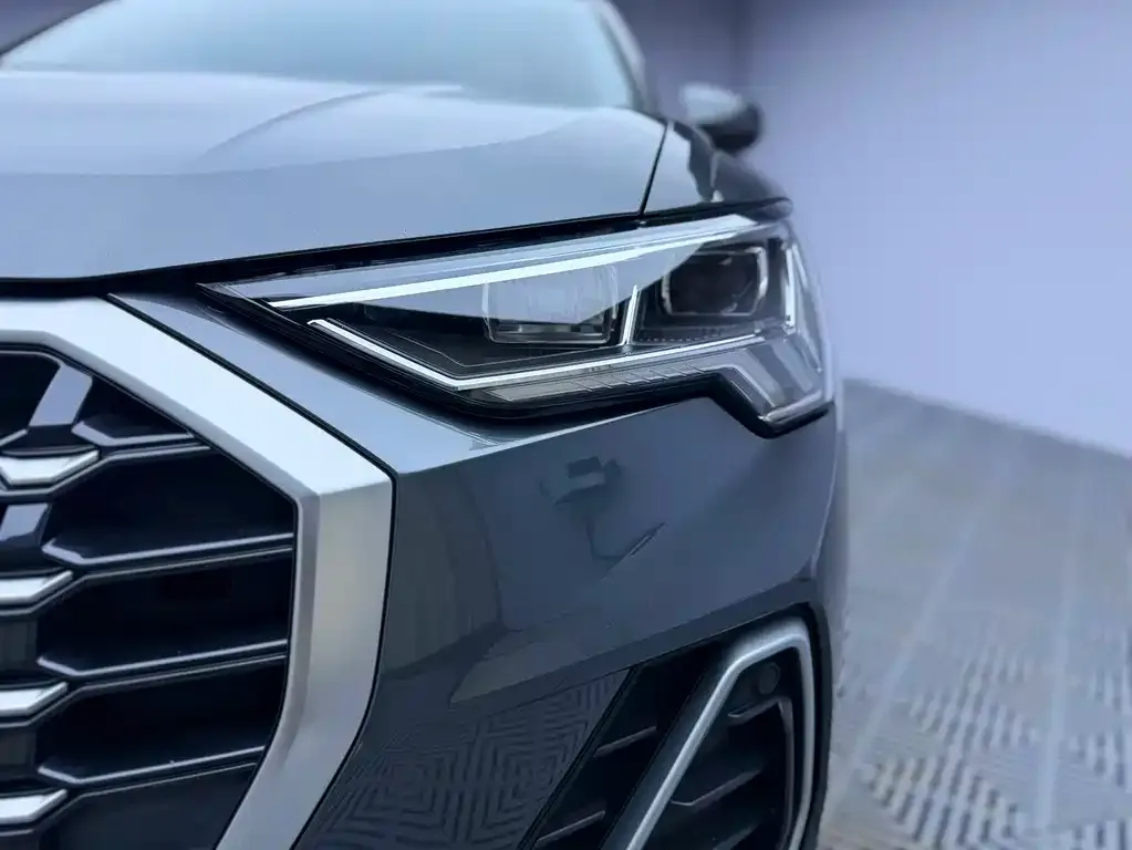Audi Q3 — фото 10