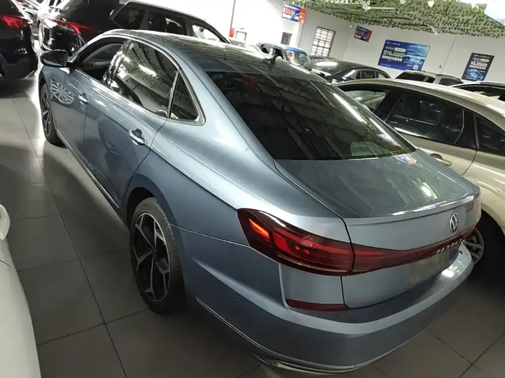 Volkswagen Passat — фото 5