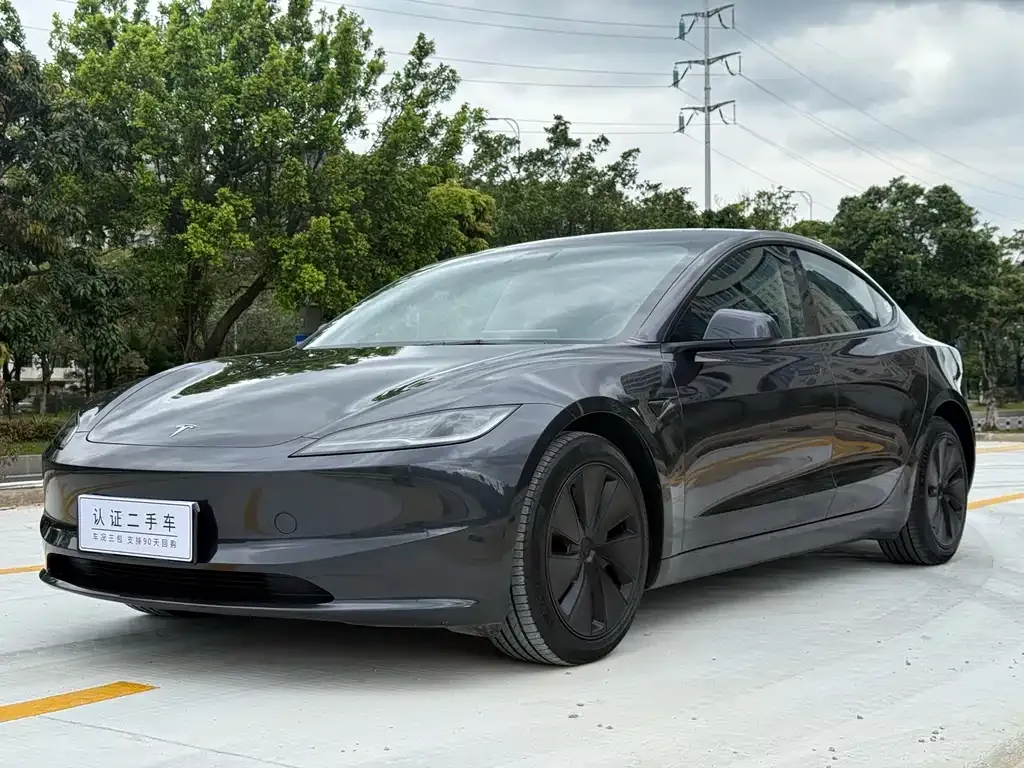 Tesla Model 3 — фото 1