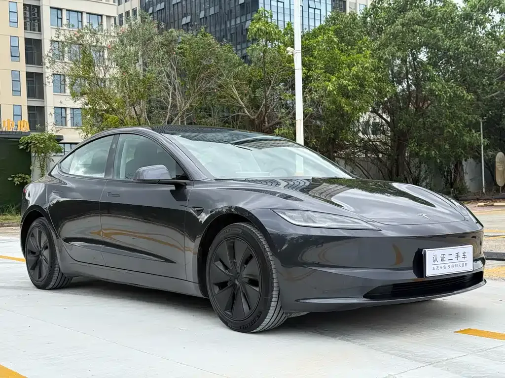 Tesla Model 3 — фото 9